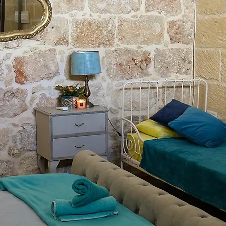 Tal-bambinu Boutique *